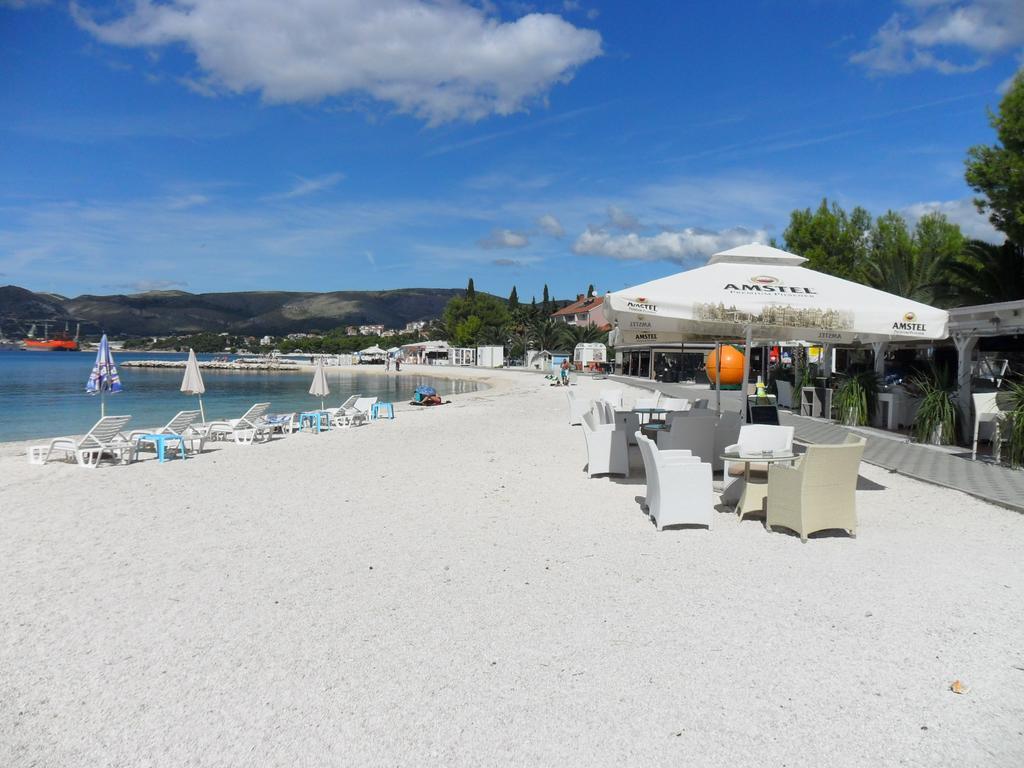 Apartments Villa Bayview Трогир Екстериор снимка